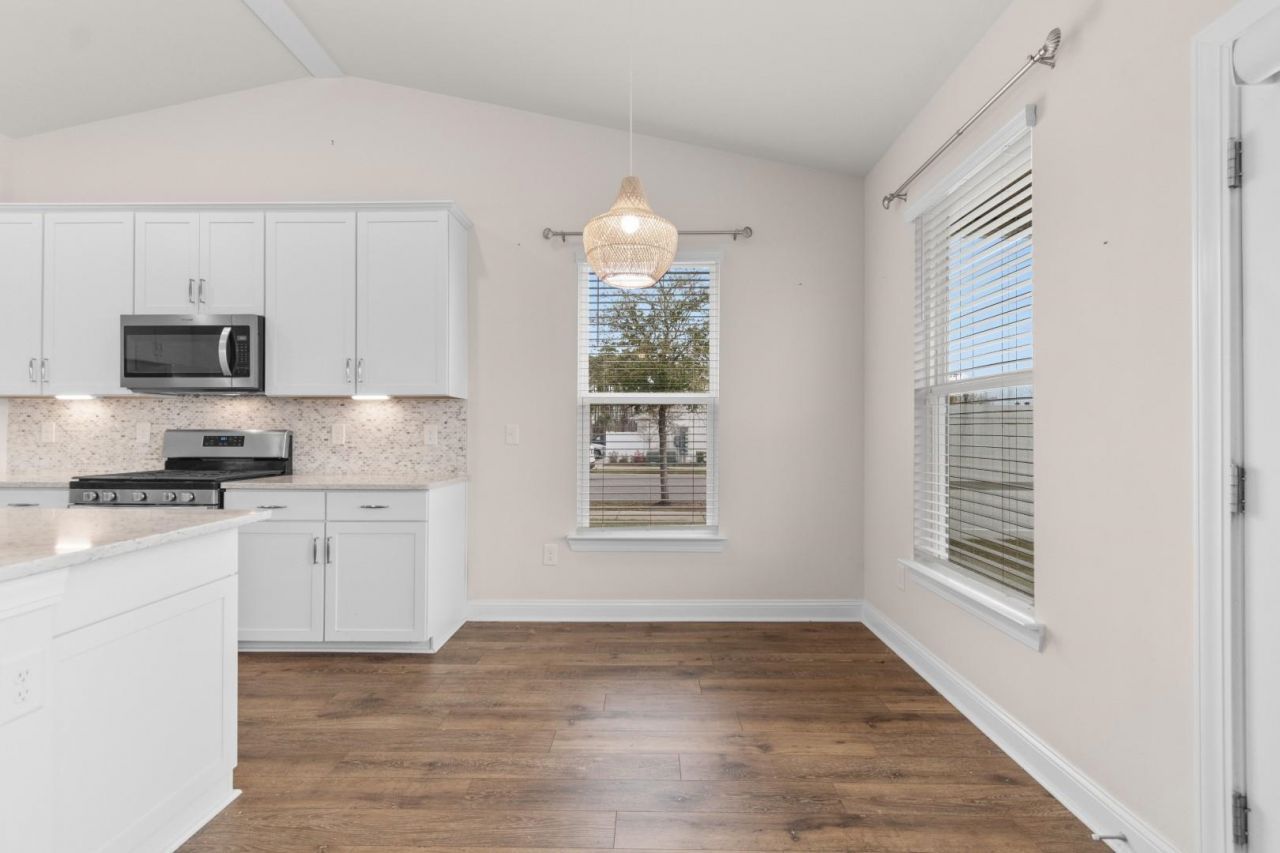 1943 Parish Way Photo 8