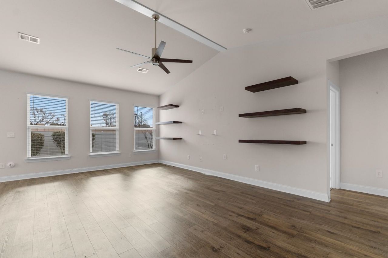 1943 Parish Way Photo 9