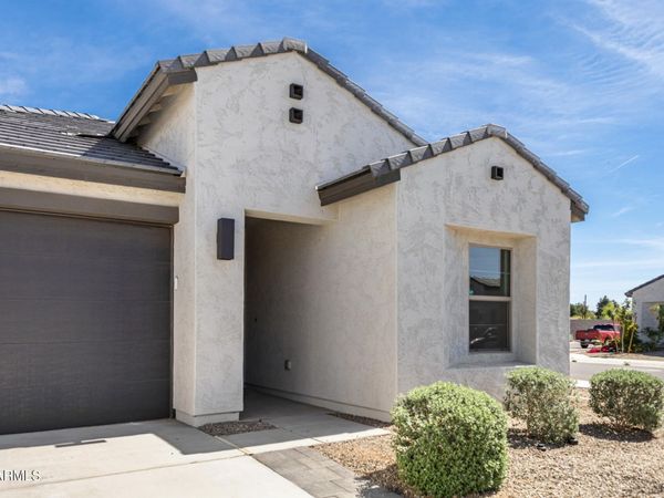 7801 N 79TH Avenue, Glendale, AZ 85303