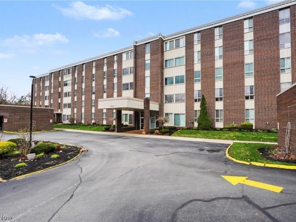 3066 Kent Road , Unit 112, Stow, OH 44224