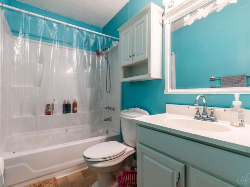 2317 Magdalena Drive, Springfield Twp., OH 45231 Photo 23