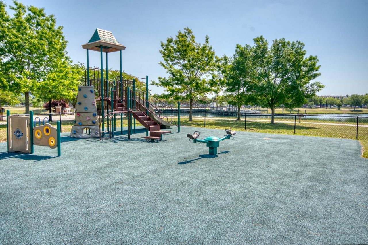 862 Shine Ave.  Photo 50