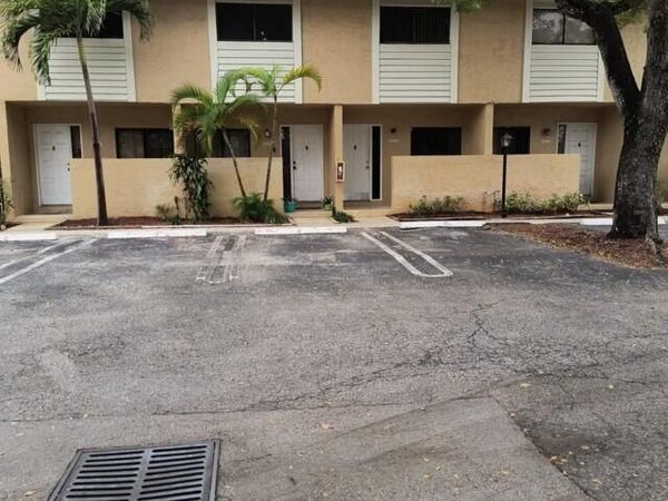 9286 NW 40th Street, Coral Springs, FL 33065