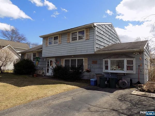 9 Baxter Place, Pequannock Township, NJ 07440