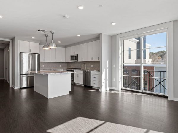 51 Elm Street, Unit 206, Laconia, NH 03246