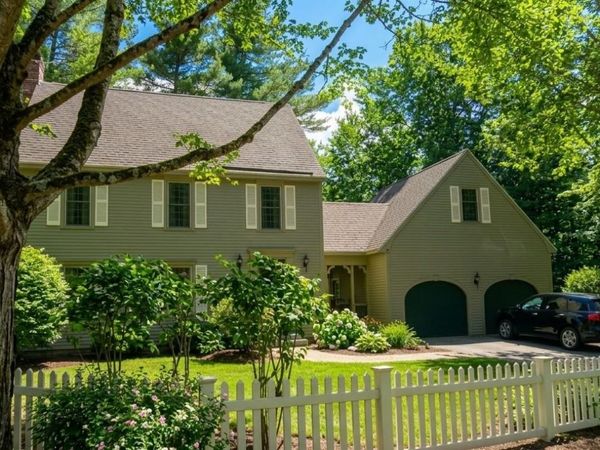 29 Lexington Drive, Atkinson, NH 03811