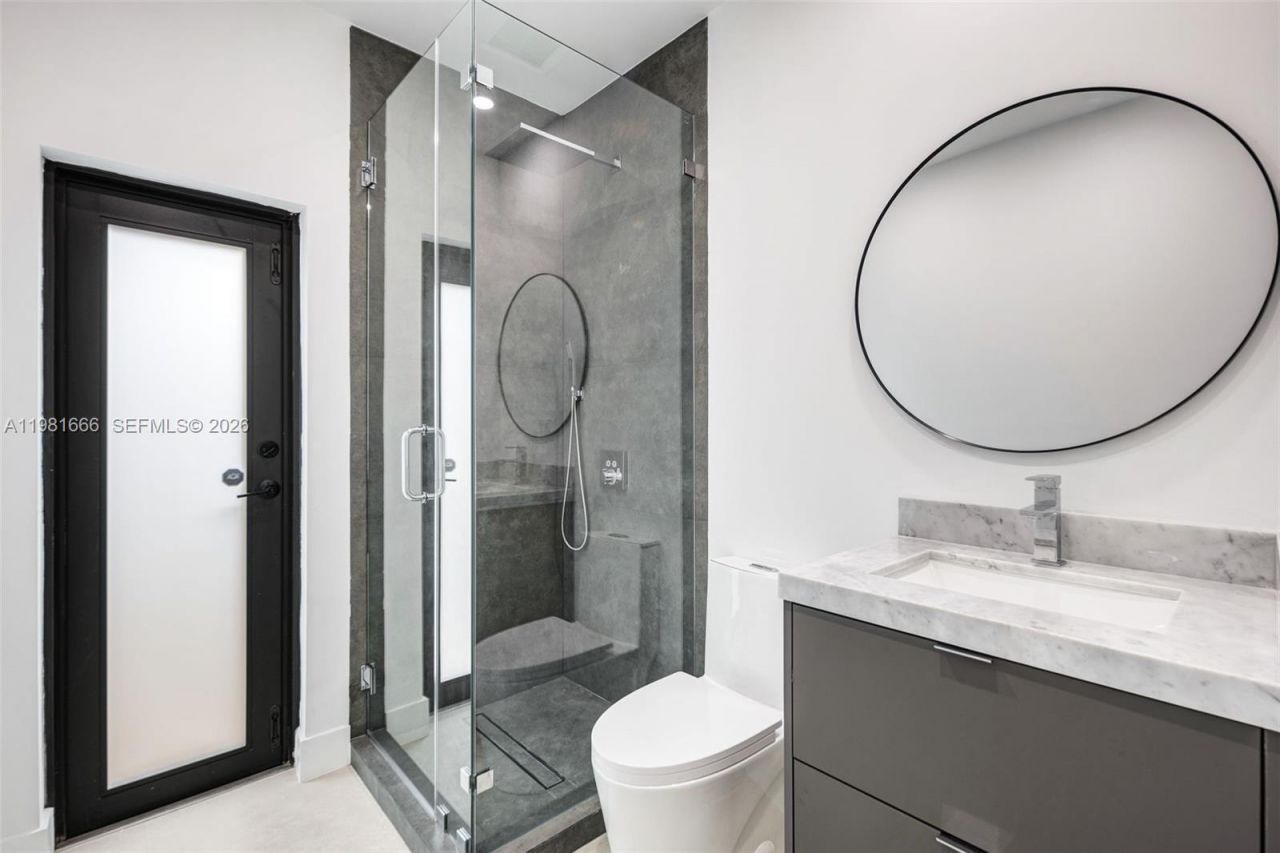 569 NW 44th St , Miami, FL 33127 Photo