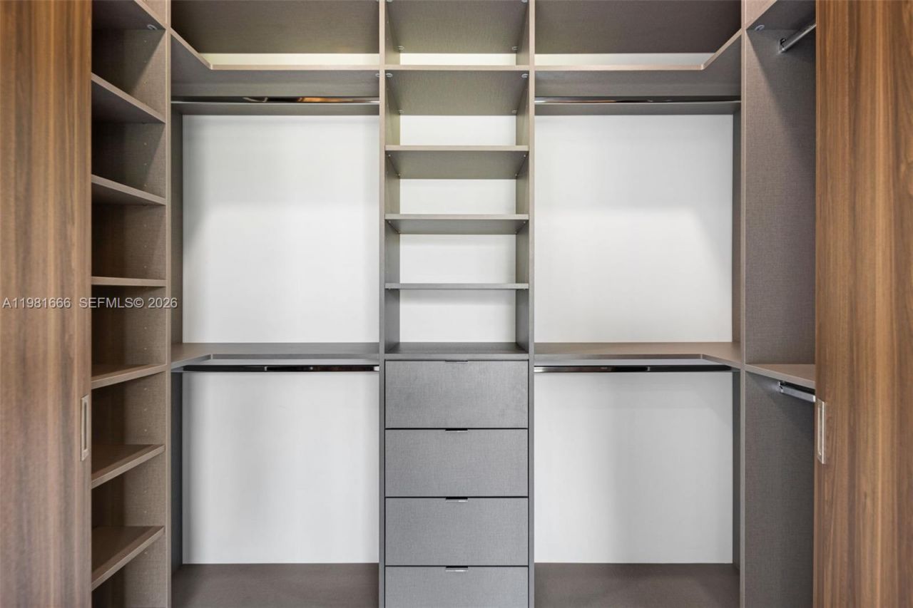 569 NW 44th St , Miami, FL 33127 Photo