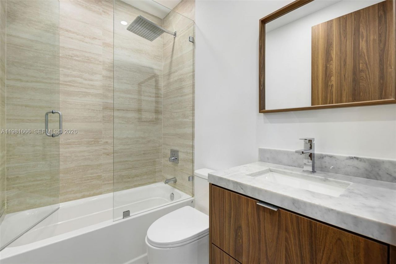 569 NW 44th St , Miami, FL 33127 Photo