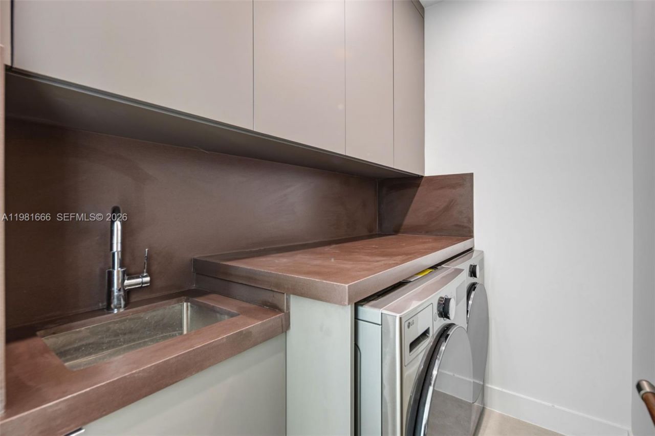 569 NW 44th St , Miami, FL 33127 Photo