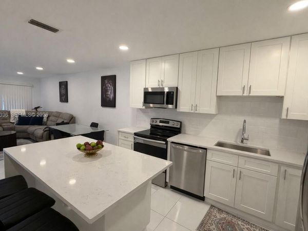 230 NE 9th Ave , Deerfield Beach, FL 33441