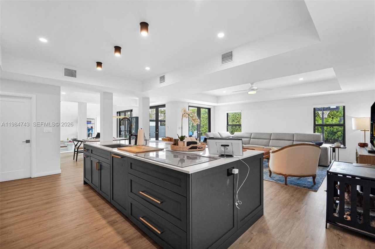 7993 NW 161st Ter , Miami Lakes, FL 33016 Photo