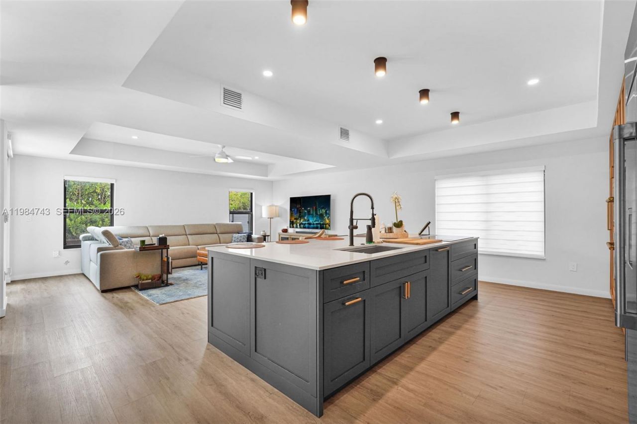 7993 NW 161st Ter , Miami Lakes, FL 33016 Photo