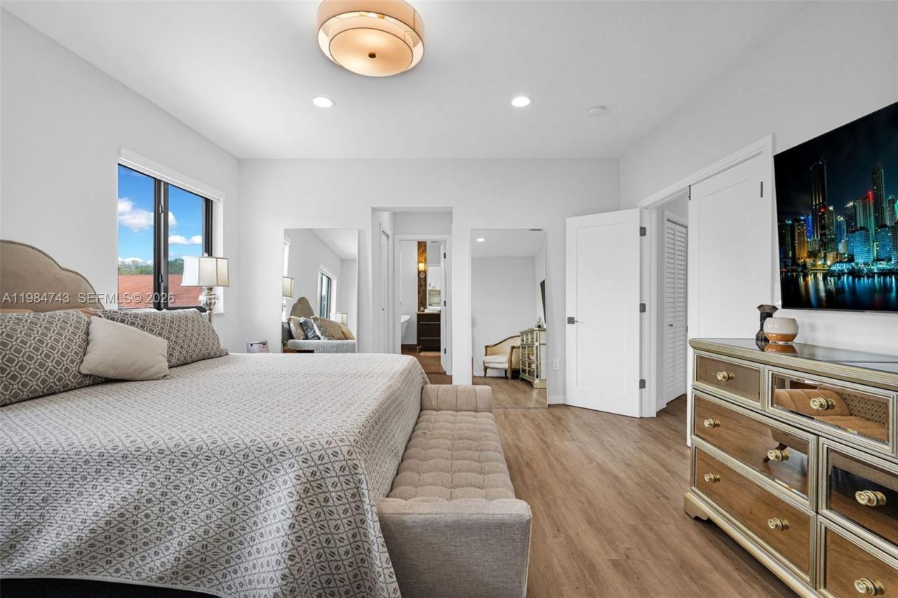 7993 NW 161st Ter , Miami Lakes, FL 33016 Photo