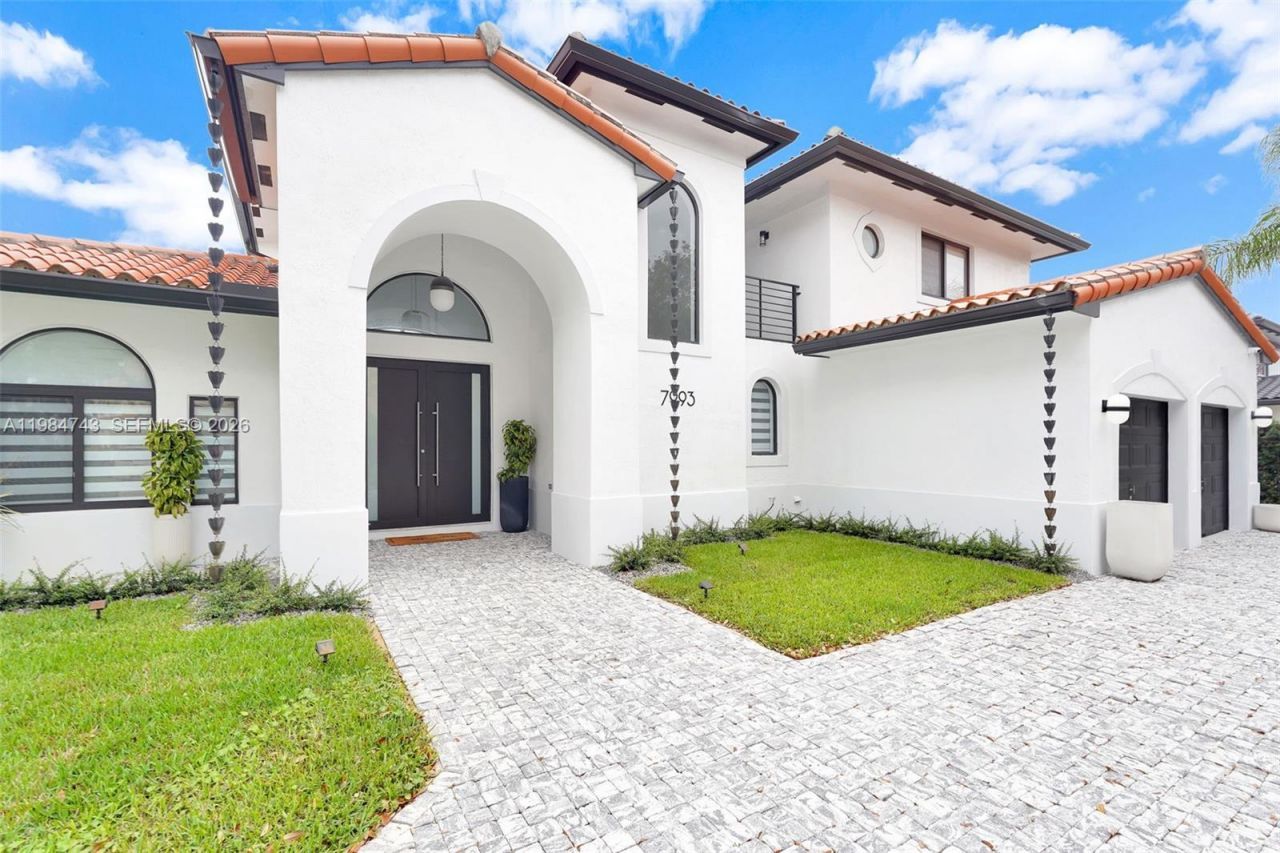 7993 NW 161st Ter , Miami Lakes, FL 33016 Photo