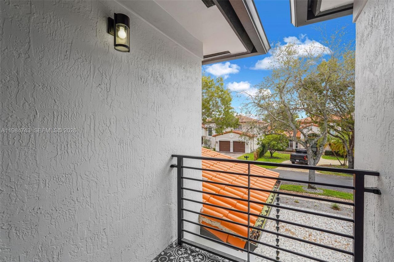 7993 NW 161st Ter , Miami Lakes, FL 33016 Photo