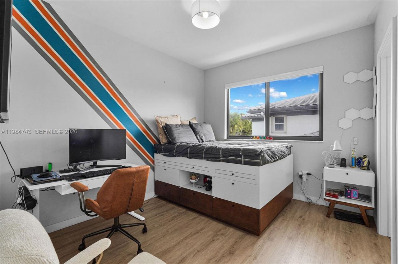 7993 NW 161st Ter , Miami Lakes, FL 33016 Photo