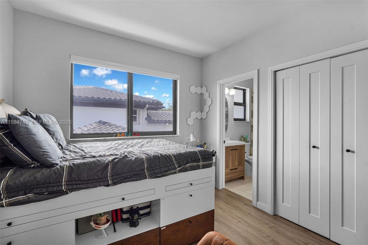 7993 NW 161st Ter , Miami Lakes, FL 33016 Photo