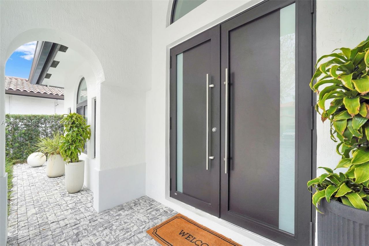 7993 NW 161st Ter , Miami Lakes, FL 33016 Photo