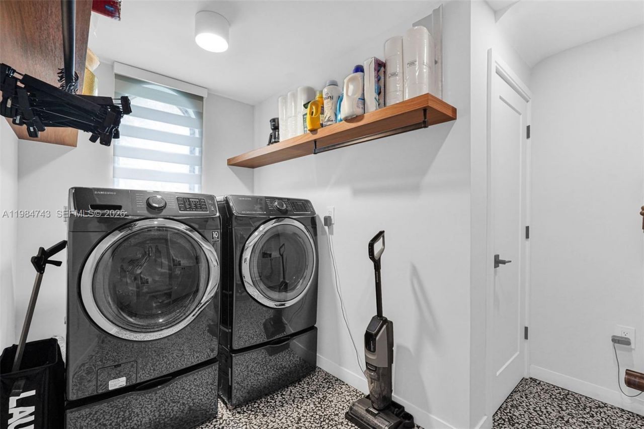 7993 NW 161st Ter , Miami Lakes, FL 33016 Photo