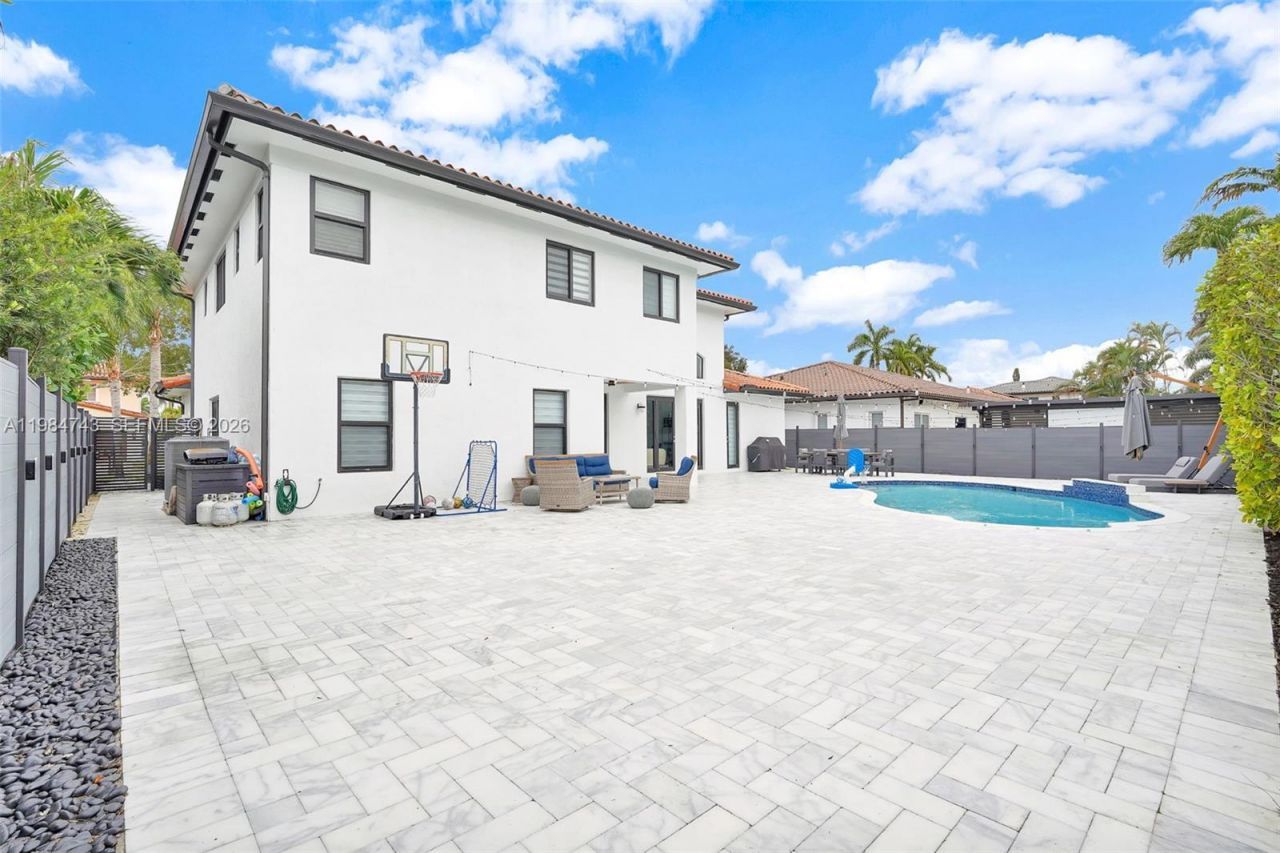 7993 NW 161st Ter , Miami Lakes, FL 33016 Photo