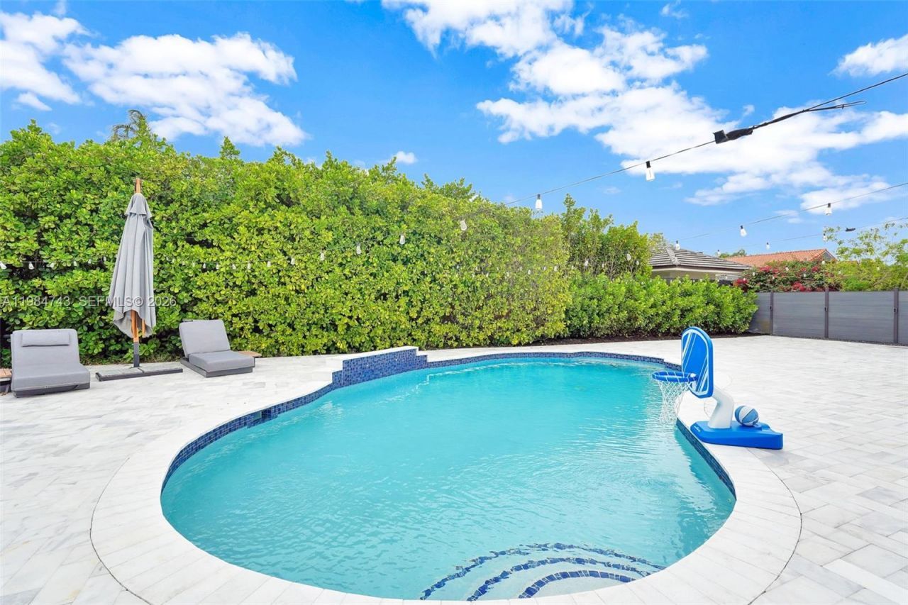 7993 NW 161st Ter , Miami Lakes, FL 33016 Photo