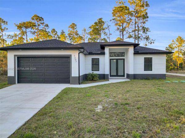 2700 42nd St W , Lehigh Acres, FL 33971