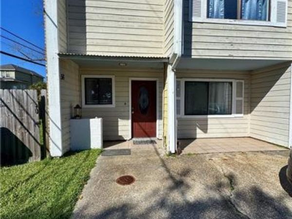56 STANTON HALL Drive, Destrehan, LA 70047