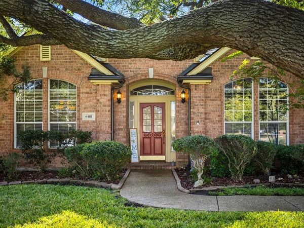 6401 Stone Creek Canyon Court, Fort Worth, TX 76137