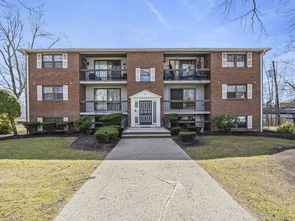 1 Centre St, Unit 11, Canton, MA 02021