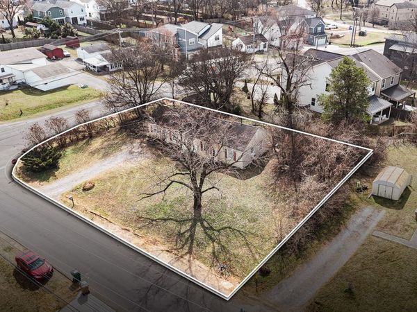 1911 Hutton Dr , Nashville, TN 37210