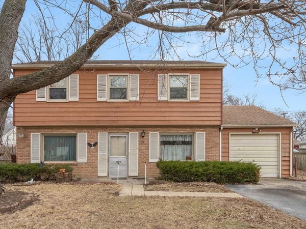 132 N Pinecrest Road, Bolingbrook, IL 60440