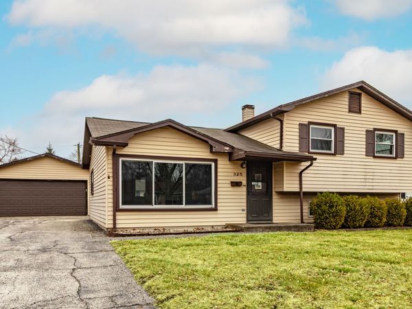 325 N Emerald Avenue, Mundelein, IL 60060