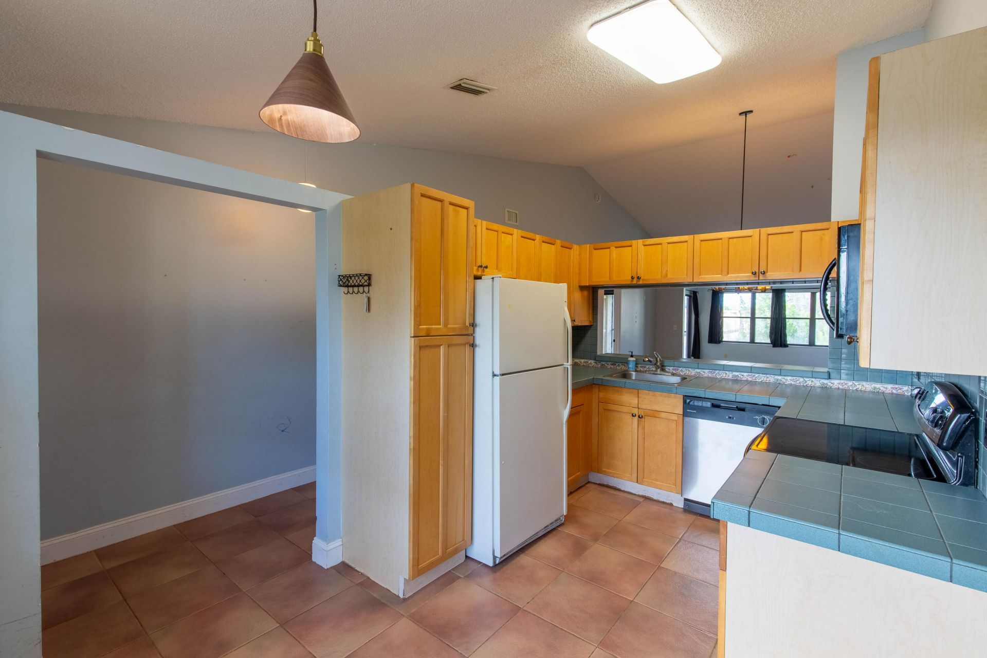 4715 Lucerne Lakes Boulevard E, Unit 205, Greenacres, FL 33467 Photo