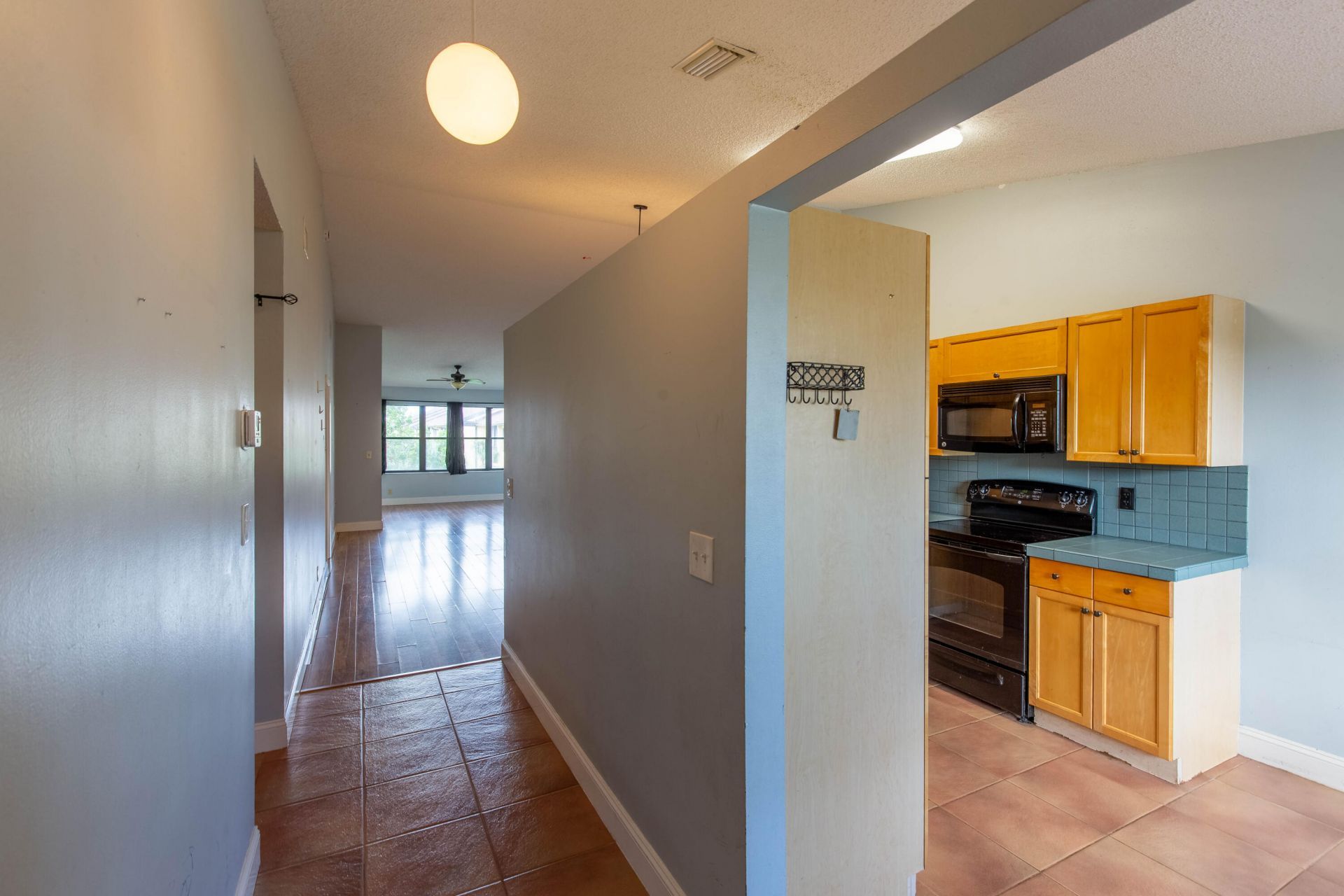 4715 Lucerne Lakes Boulevard E, Unit 205, Greenacres, FL 33467 Photo