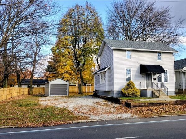 1867 Triplett Boulevard , Akron, OH 44312