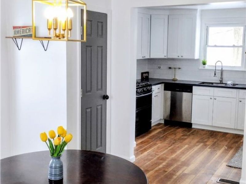 1867 Triplett Boulevard, Akron, OH 44312 Photo 9