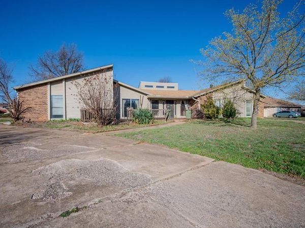 3201 N Meadowood Drive, Oklahoma City, OK 73110
