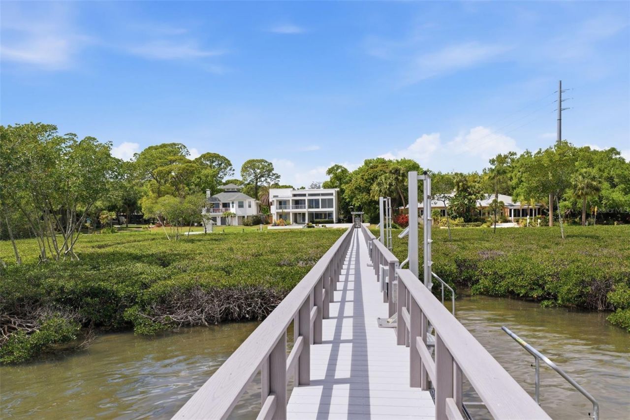 1405 N Bayshore Drive, Safety Harbor, FL 34695 Photo