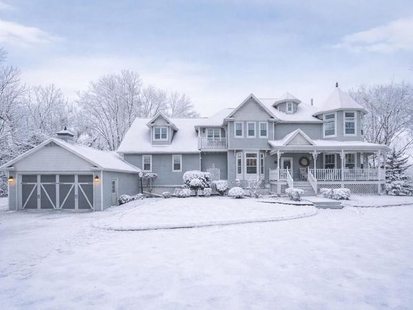 107 LAMINE LANE, Combined Locks, WI 54113