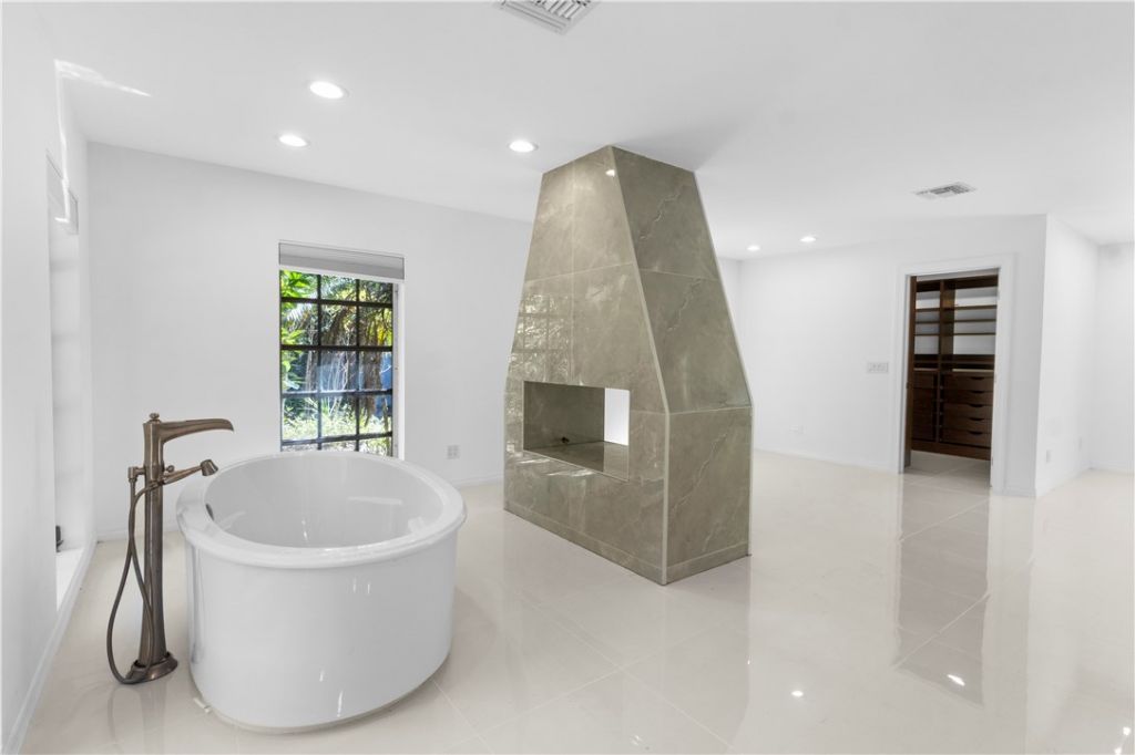 6235 4th Street, Vero Beach, FL 32968 Photo