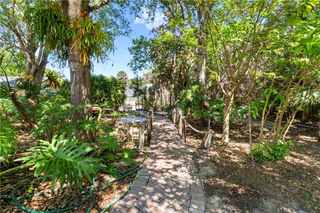 6235 4th Street, Vero Beach, FL 32968 Photo