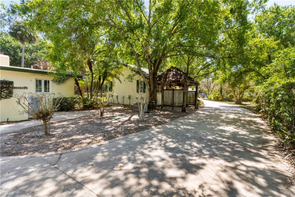 6235 4th Street, Vero Beach, FL 32968 Photo