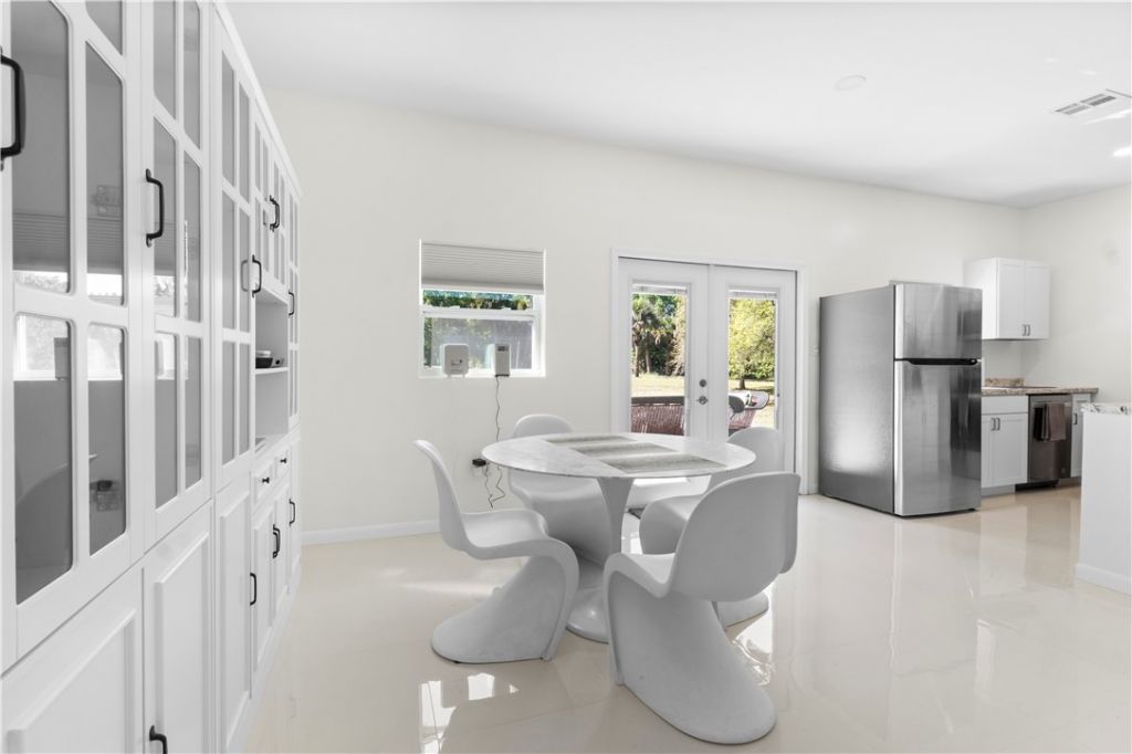 6235 4th Street, Vero Beach, FL 32968 Photo