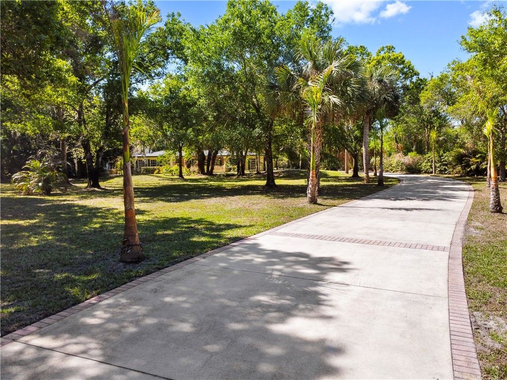 6235 4th Street, Vero Beach, FL 32968 Photo