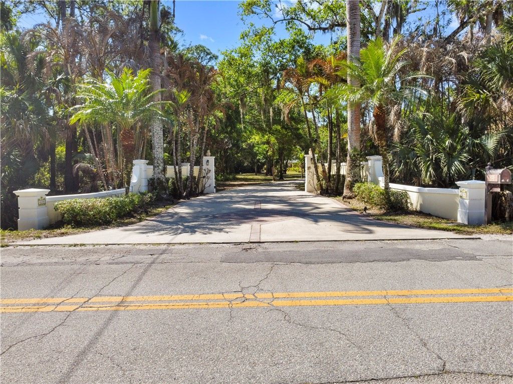 6235 4th Street, Vero Beach, FL 32968 Photo