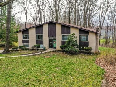 447 Spring Grove Drive, Tallmadge, OH 44278