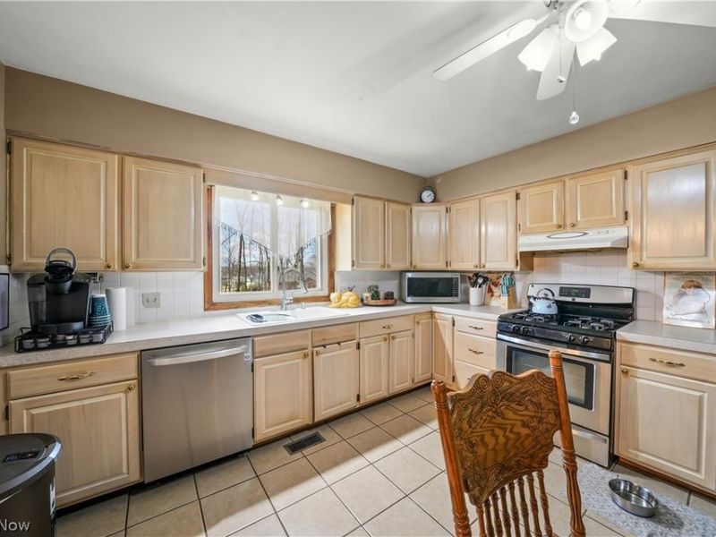 447 Spring Grove Drive, Tallmadge, OH 44278 Photo 20