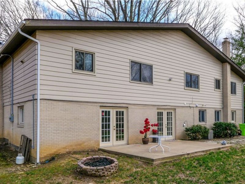 447 Spring Grove Drive, Tallmadge, OH 44278 Photo 4