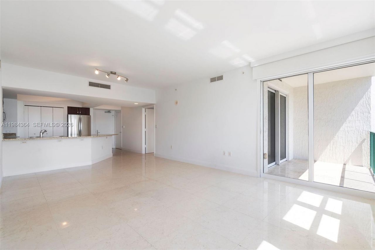 20000 E Country Club Dr , Unit 1109, Aventura, FL 33180 Photo